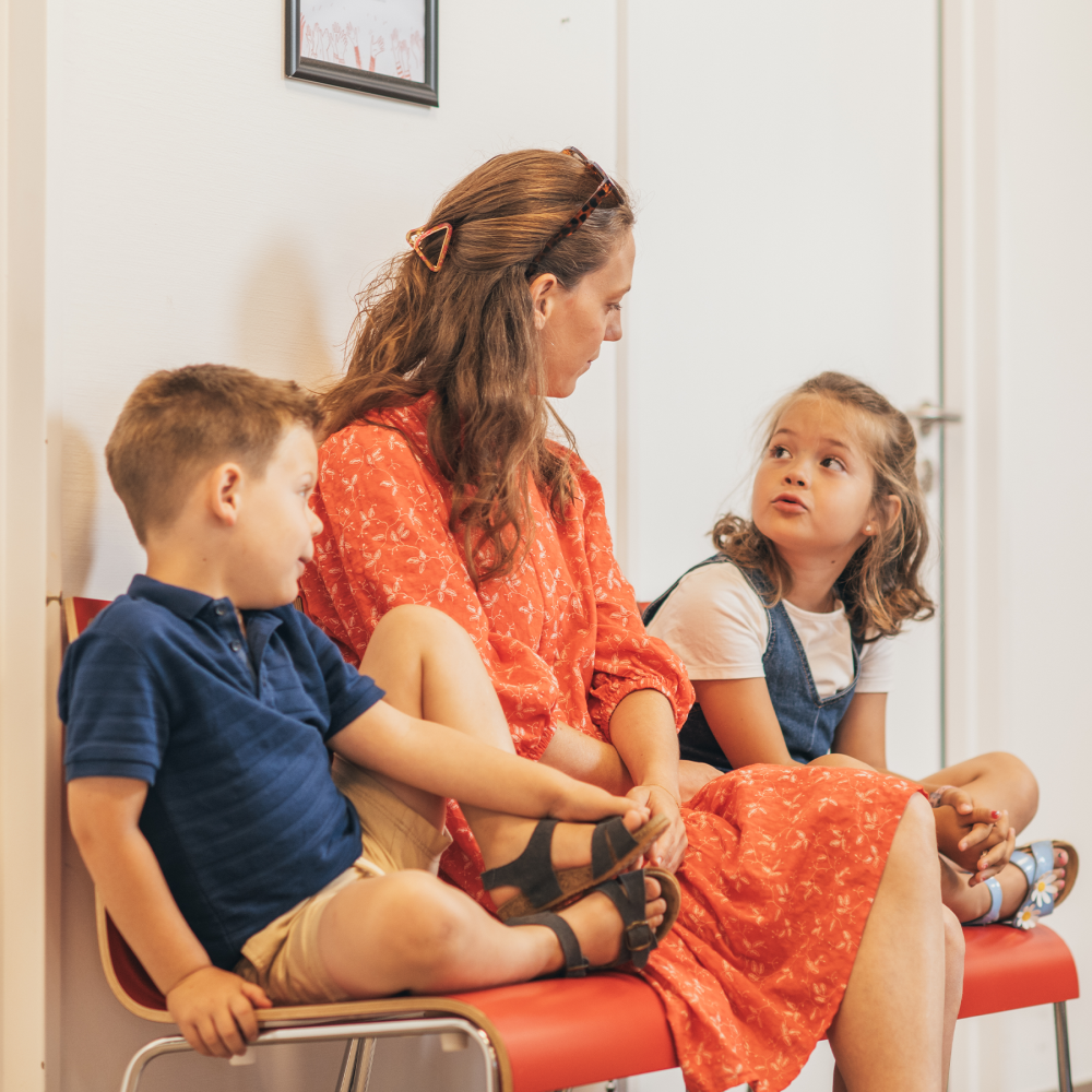Mama Nele met kindjes Nola en Milo