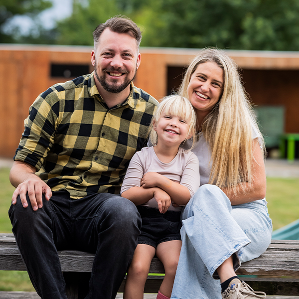Isèle met papa Florian en mama Hanne